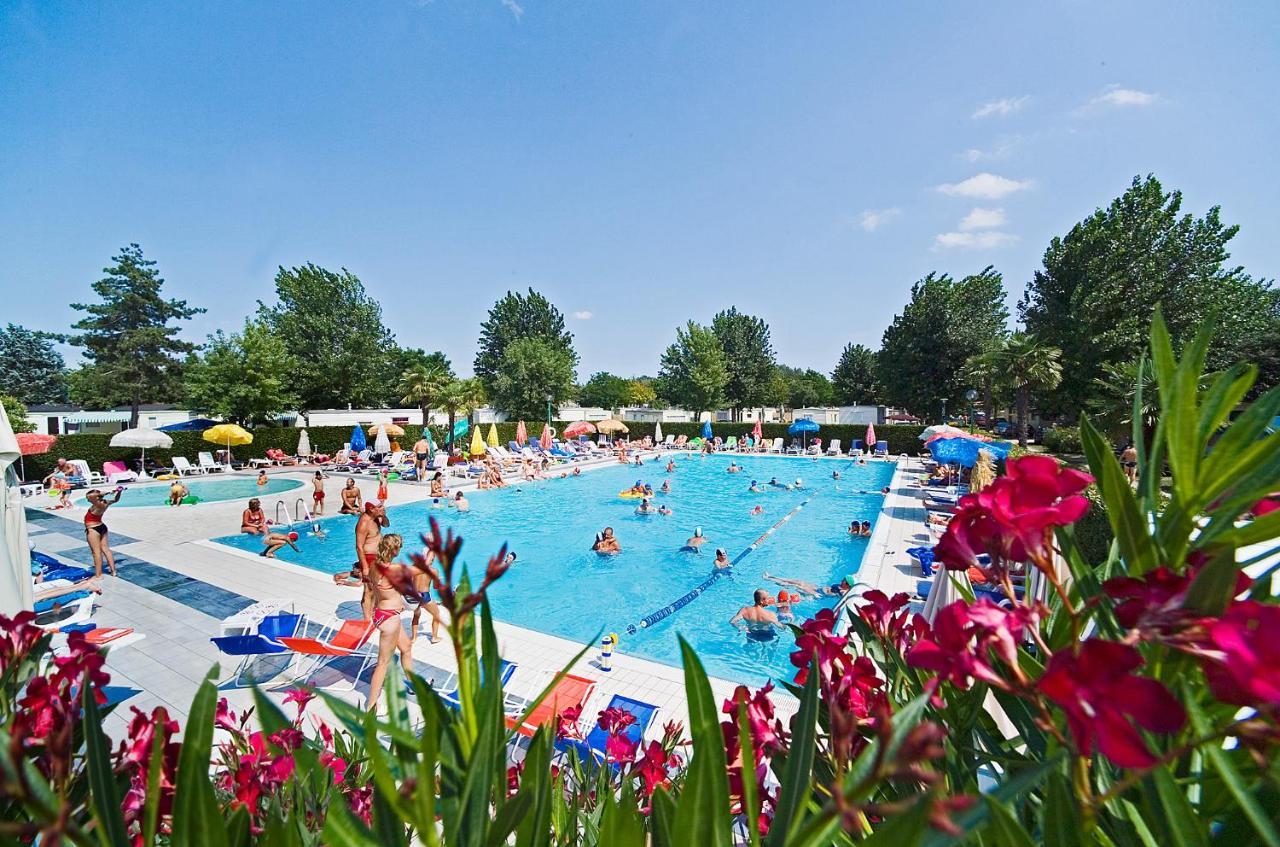 Happy Camp Mobile Homes In Butterfly Camping Village Peschiera del Garda Exteriör bild