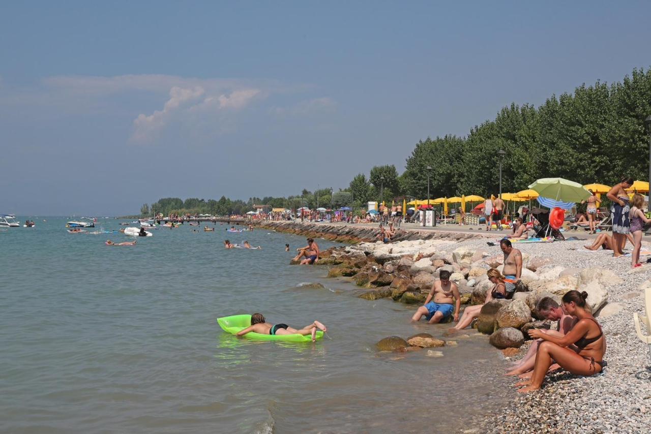 Happy Camp Mobile Homes In Butterfly Camping Village Peschiera del Garda Exteriör bild